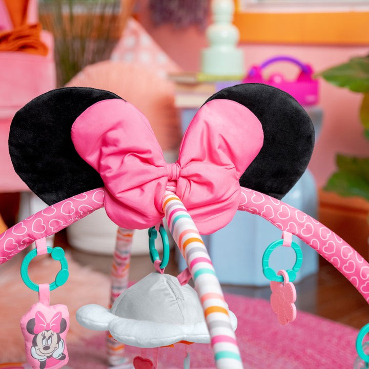 MINNIE MOUSE Forever Besties Activity Gym with detachable toys and mirrored mobile, suitable for 0-12 months.