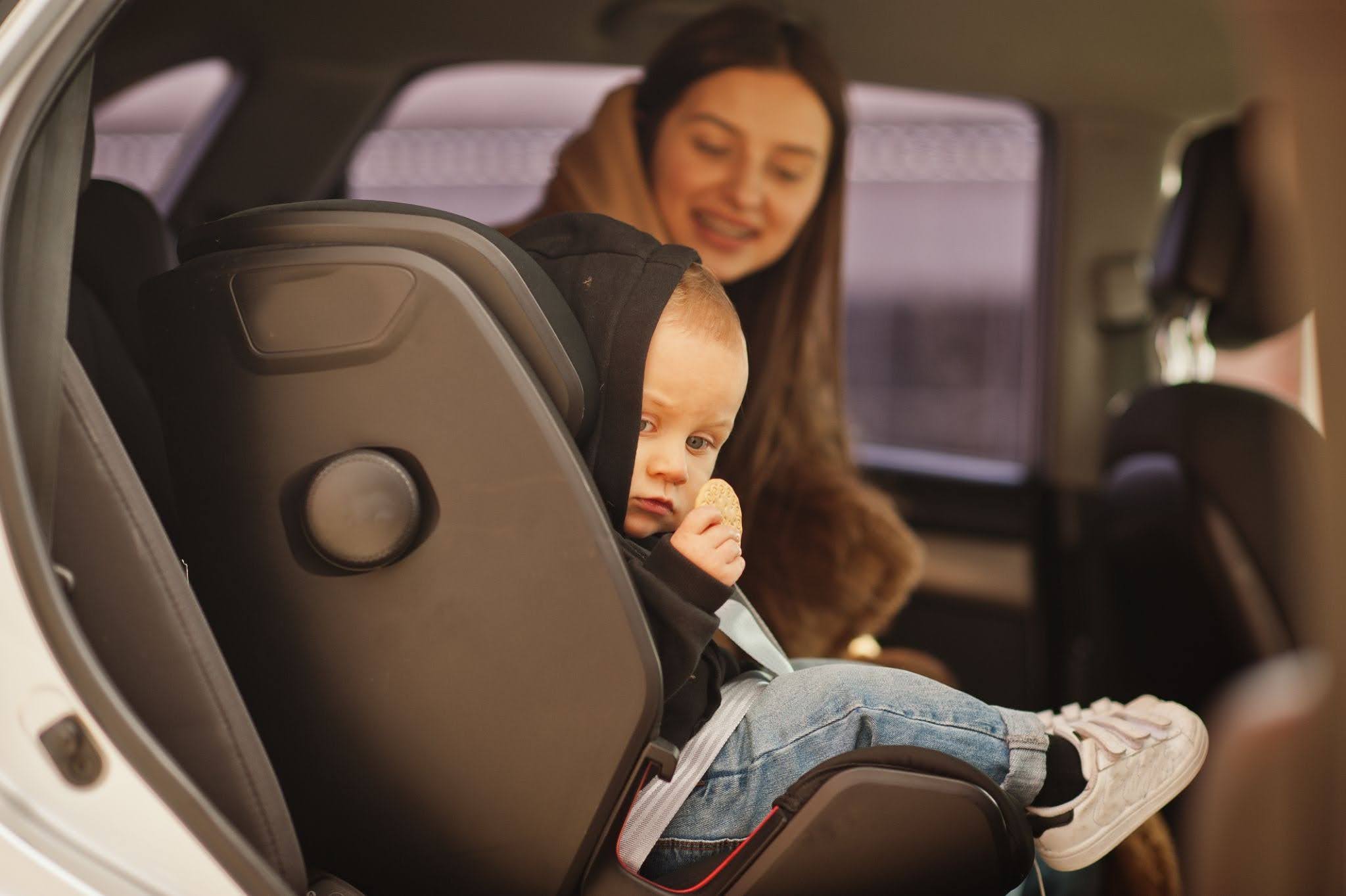 Much Should A Baby Weigh to Face Forward in a Car Seat