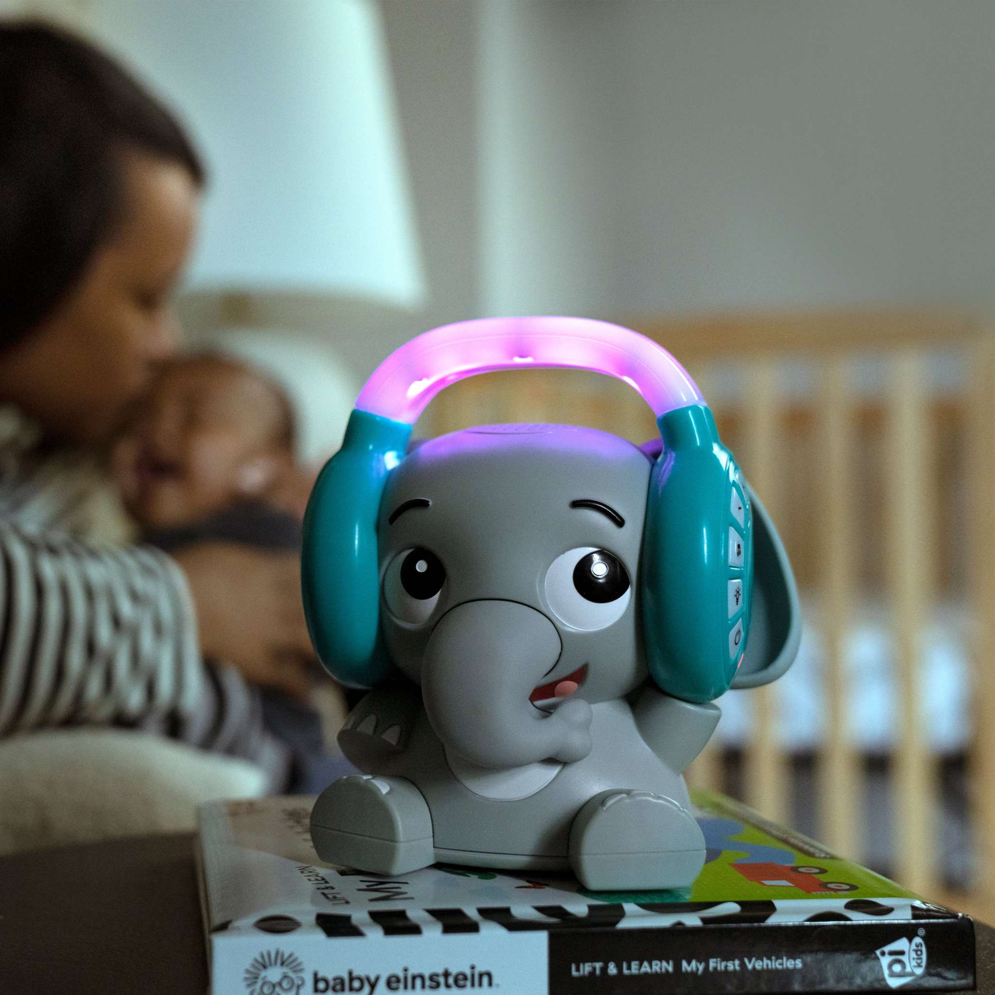 earl's sound explorer day-to-night bluetooth soother