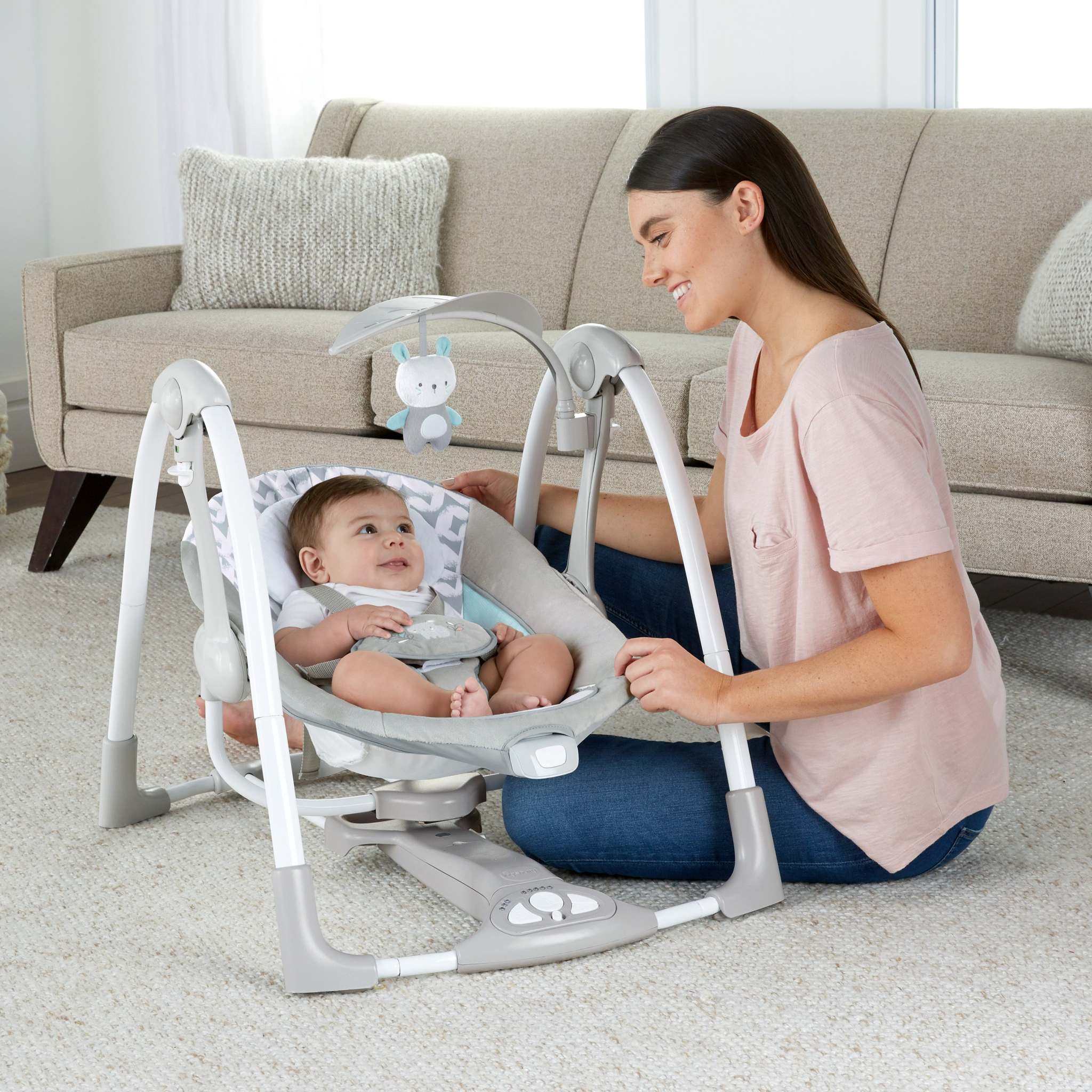 mother and baby using convertme swing-2-seat portable swing - raylan