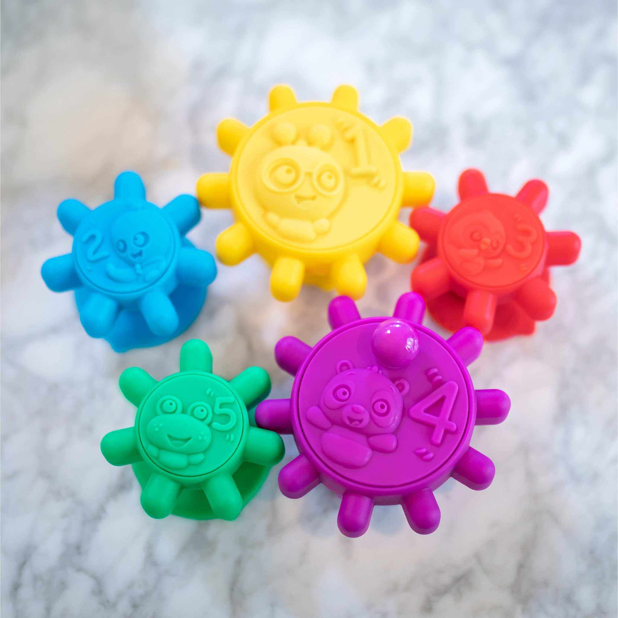 Baby suction cup spinning gear bath toy set with colorful sensory gears
