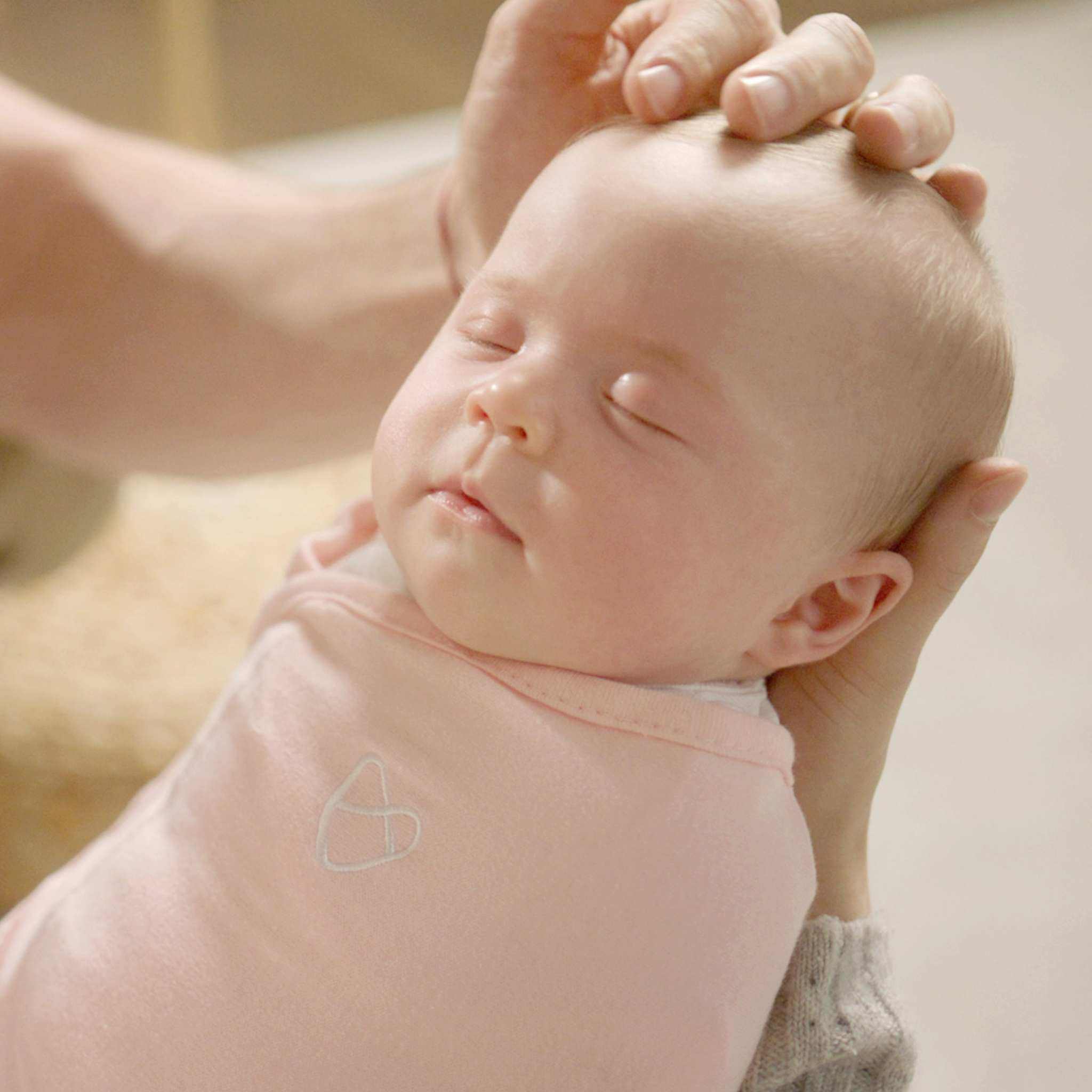 SwaddleMe by Ingenuity monogram collection baby swaddle rainbow 0-3 months